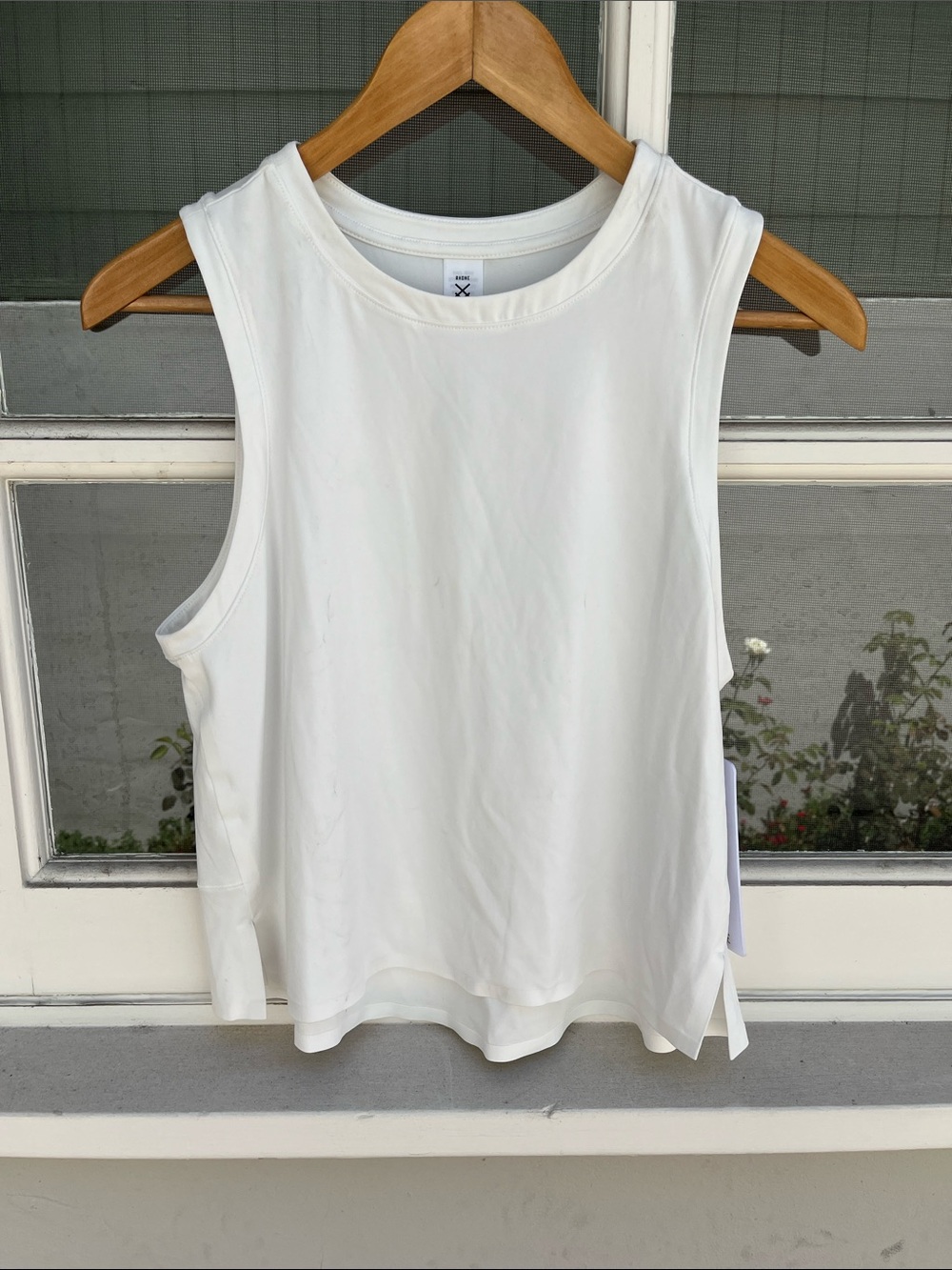 RHÔNE Women’s White Sleeveless Tank Top